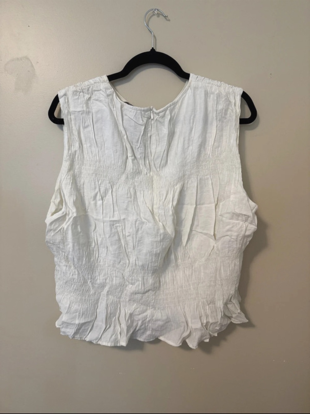 H&M White Sleeveless Crinkle Cotton Blouse